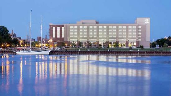Doubletree By Hilton Hotel Bay City - Riverfront