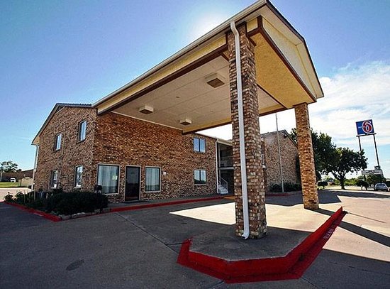 Motel 6 Dallas - Red Oak