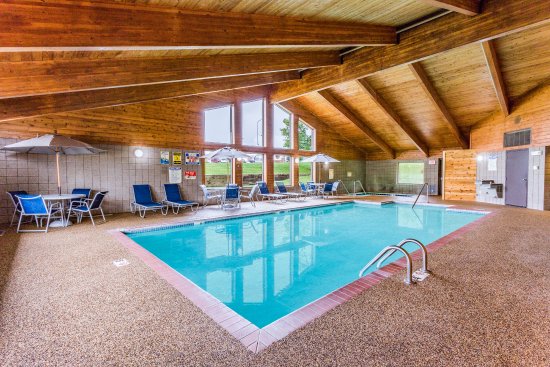 AmericInn by Wyndham Dickinson