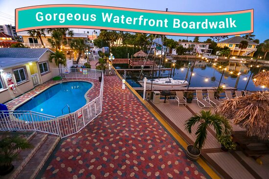 Bay Palms Waterfront Resort - Hotel and Marina