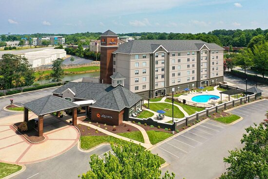 La Quinta Inn & Suites By Wyndham Greensboro NC