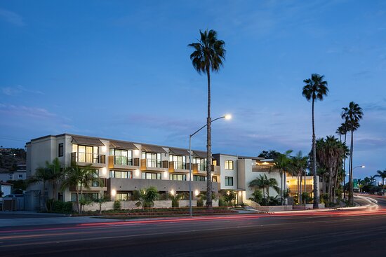 Holiday Inn Express & Suites La Jolla – Windansea Beach By IHG