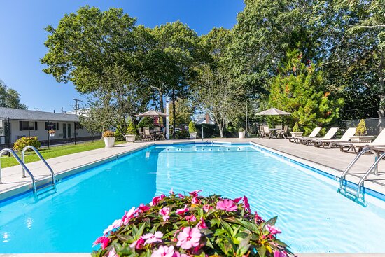 Falmouth Heights Resort & Lodge