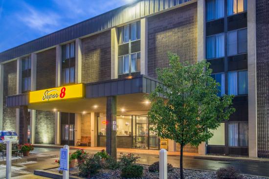 Super 8 By Wyndham Liverpool/syracuse North Airport