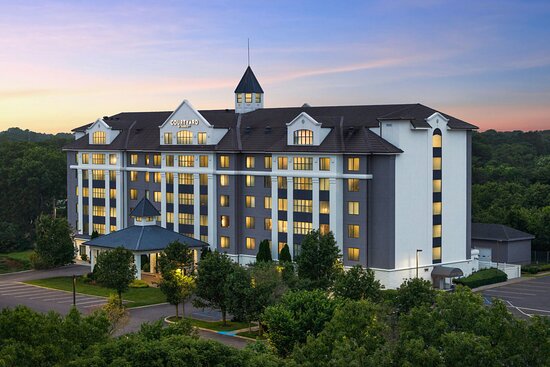Courtyard by Marriott Long Island MacArthur Airport