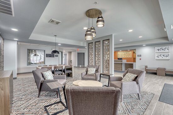 Candlewood Suites Milwaukee Airport-Oak Creek by IHG