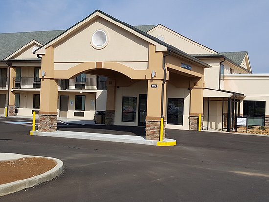 Baymont by Wyndham Clarksville
