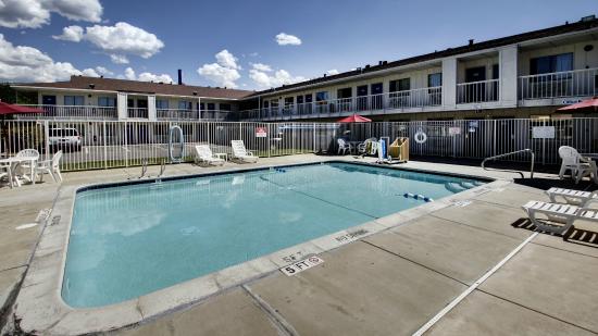 Super 8 by Wyndham Woods Cross/Salt Lake City North