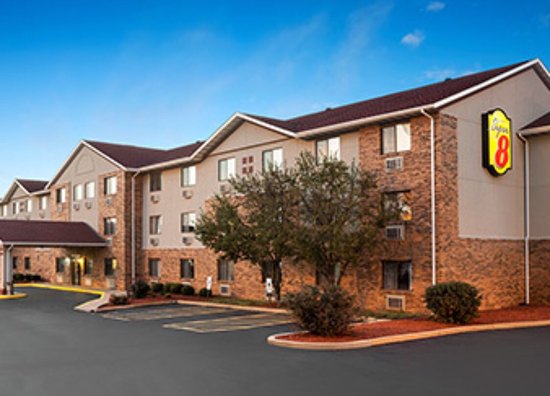 Super 8 by Wyndham Fairview Heights - St. Louis