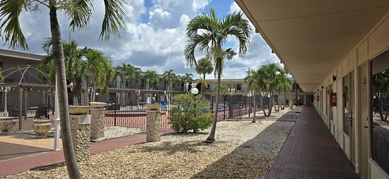 Super 8 by Wyndham St. Petersburg
