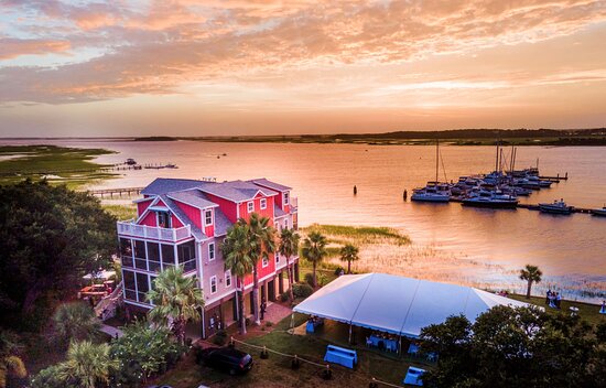 Regatta Inn