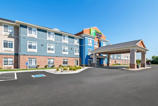 Holiday Inn Express & Suites Council Bluffs - Conv Ctr Area by IHG