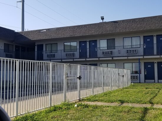 Motel 6 Topeka, KS - Northwest