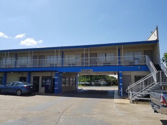 Travelodge by Wyndham Shreveport LA