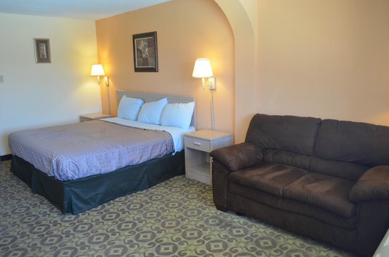 Summit Inn Hotel and Suites