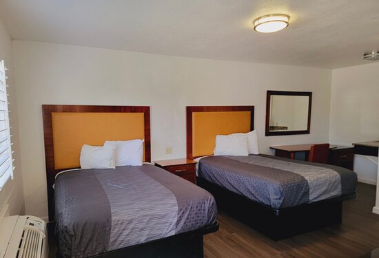 Classic Inn & Suites