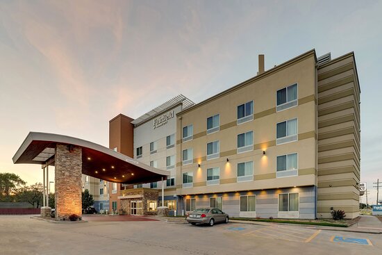 Fairfield by Marriott Inn & Suites Hutchinson