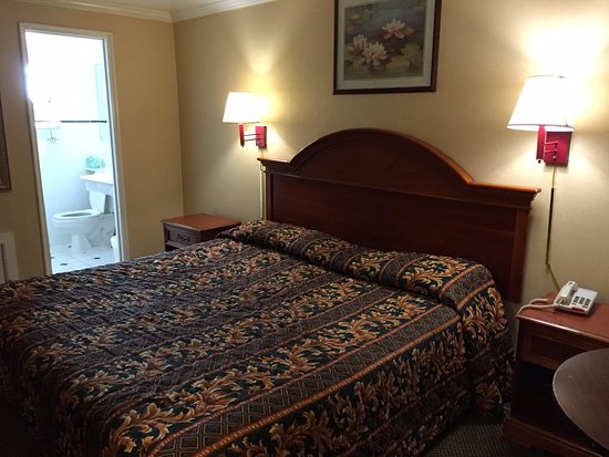 Downbeach Inn