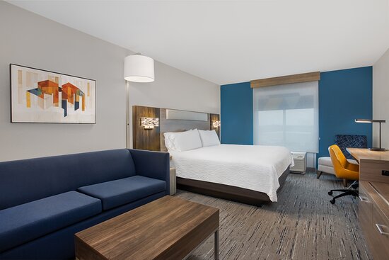 Holiday Inn Express & Suites Terre Haute by IHG