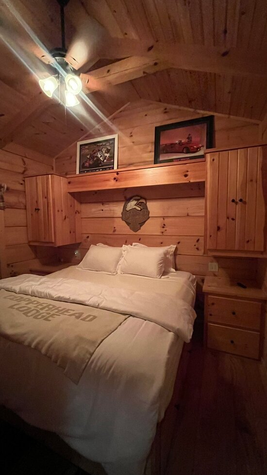The Copperhead Lodge and Resort