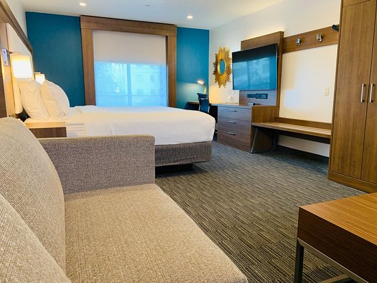 Holiday Inn Express & Suites Hollywood Walk of Fame by IHG
