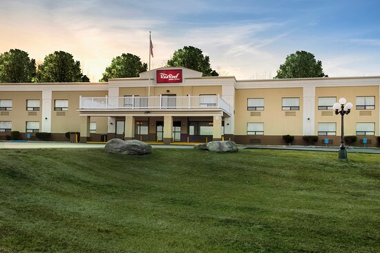 Red Roof Inn & Suites Newburgh - Stewart Airport / West Point