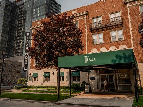 The Plaza Hotel Milwaukee