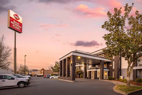 Best Western Plus Grand Manor Inn