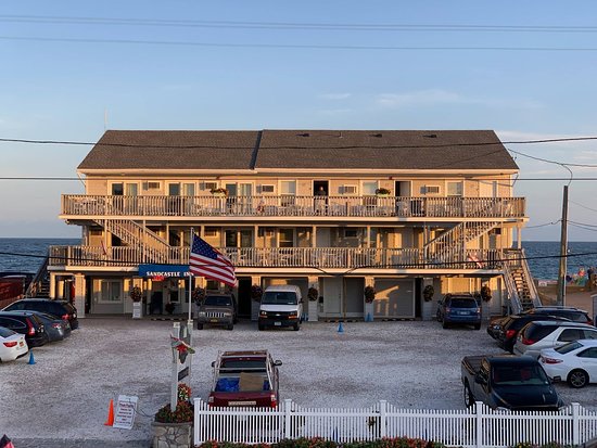 Sandcastle Beachfront Inn