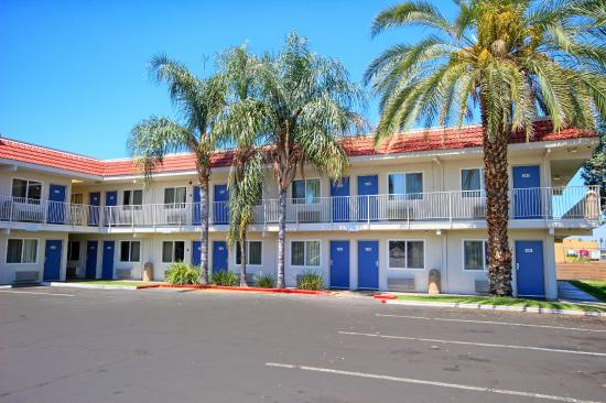 Motel 6 Fresno - Blackstone South