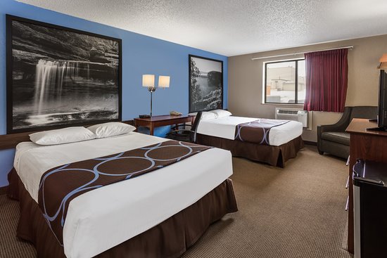 Super 8 by Wyndham Dubuque/Galena Area