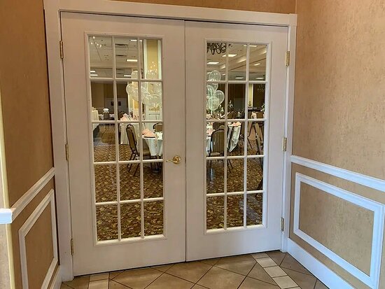 Town & Country Inn and Suites Quincy