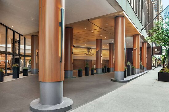 DoubleTree by Hilton Hotel Chicago - Magnificent Mile