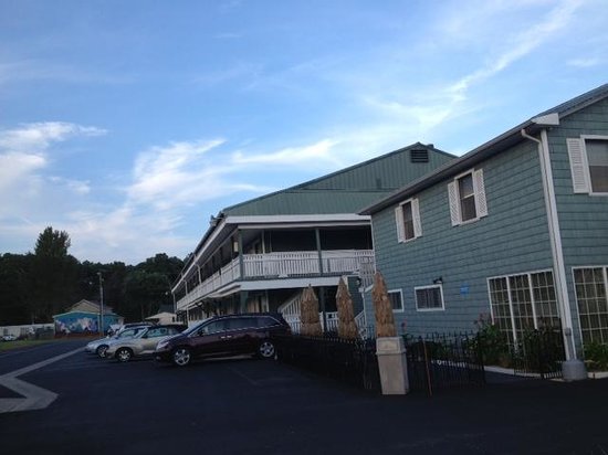 Atlantic Shores Inn & Suites