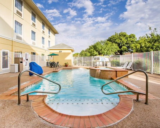 Comfort Suites