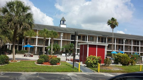 Claremont Kissimmee Hotel