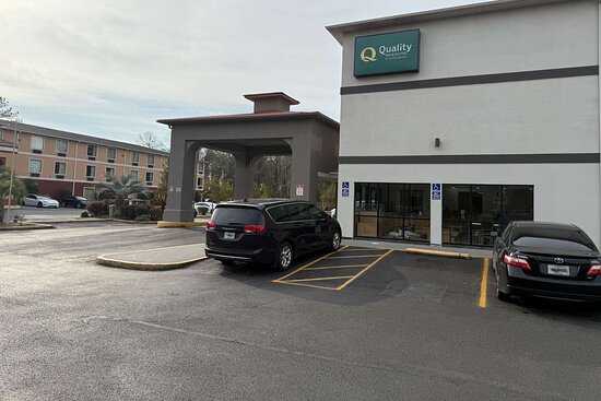 Quality Inn & Suites