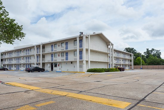 Super 6 Inn & Suites Baton Rouge