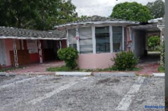 Azalea Court Motel