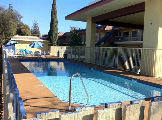 Days Inn by Wyndham Gilroy