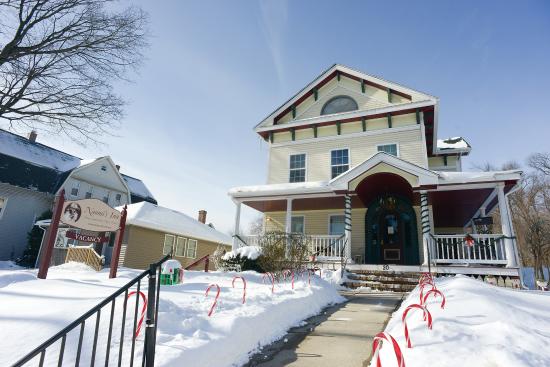 Naomi's Inn Bed & Breakfast