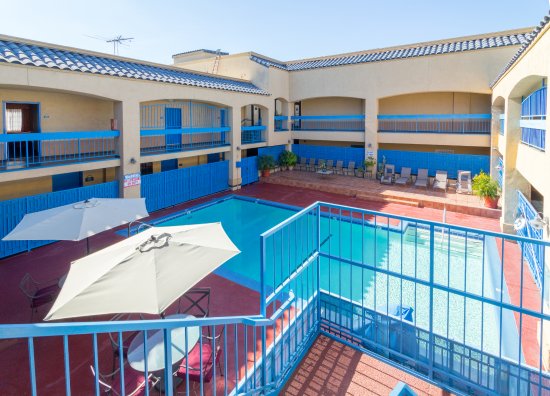 Days Inn & Suites By Wyndham Artesia