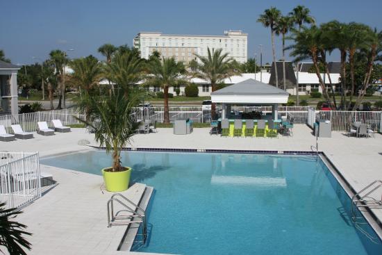 Clarion Inn & Suites Across From Universal Orlando Resort