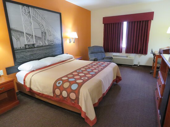Super 8 by Wyndham Salina