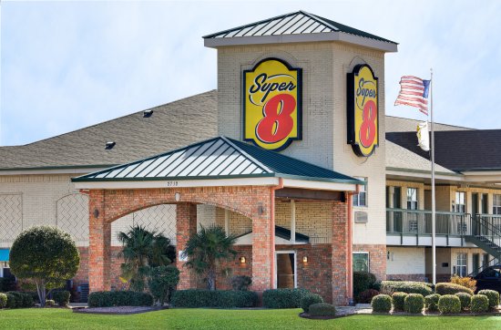 Super 8 by Wyndham Arlington Near at&T Stadium