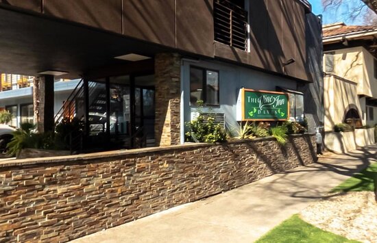 Vine Inn Davis