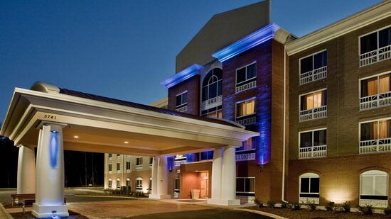 Holiday Inn Express & Suites Raleigh SW NC State by IHG