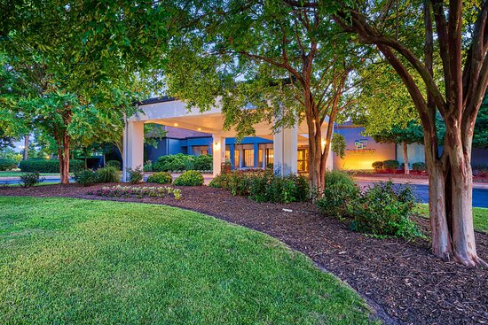 Courtyard by Marriott Hampton Coliseum Central