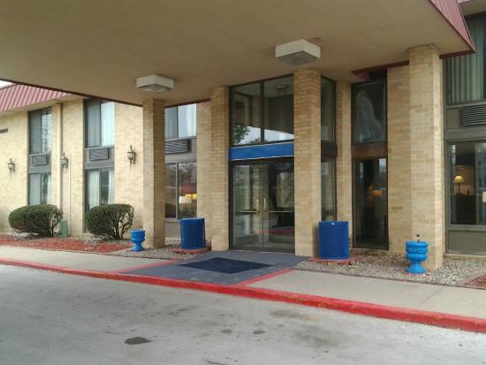 Westmont Inn & Suites
