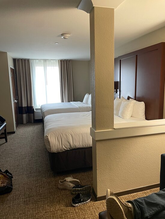 Comfort Suites